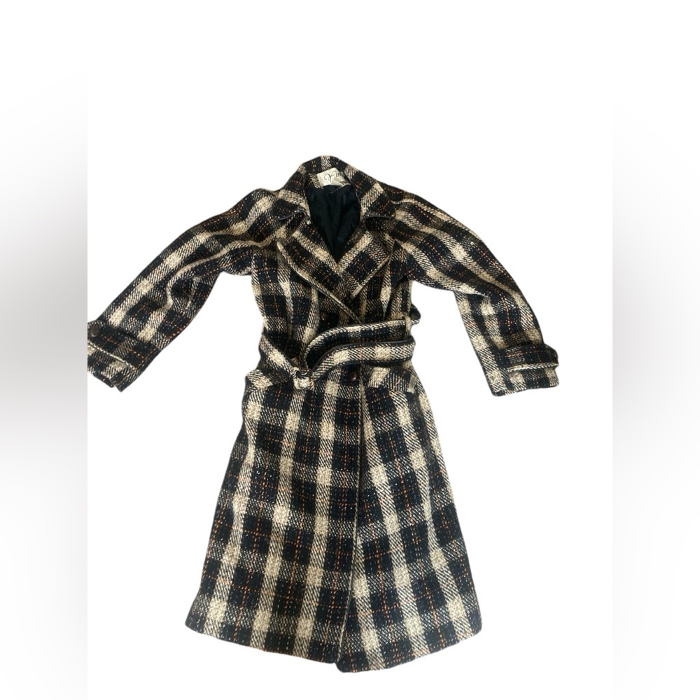 VINTAGE CHECKERED COAT-GREAT DETAIL & BUTTONS- Size L